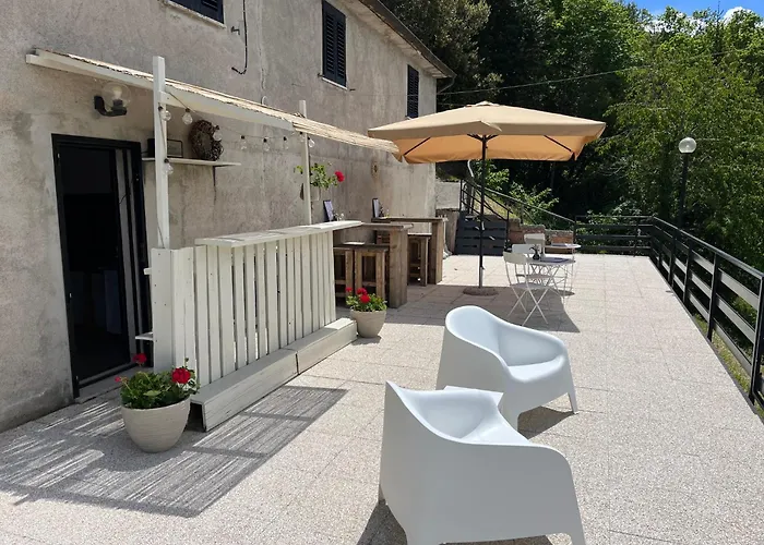 Tra Le Colline Couette-café 3*